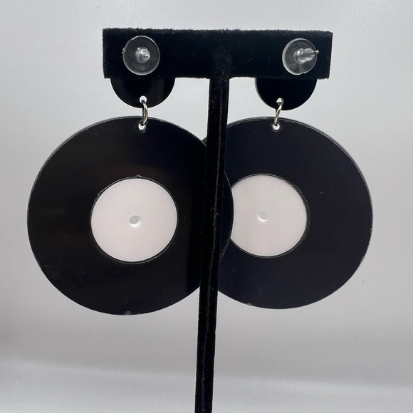 Cute earrings Music Records - Picture 3 of 3
